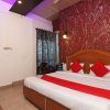 Отель OYO 77137 Hotle Castle Inn в Мумбаи