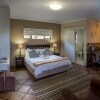 Отель Room in B&B - Guest Lodge, Double bed and Sofa bed max 4 Guests, Near Port Elizabeth, фото 9