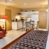 Отель Inn at Spanish Head Resort Hotel, фото 4