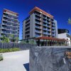 Отель Balcony Seaside Sriracha Hotel & Serviced Apartments (SHA Extra Plus) в Сираче