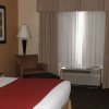 Отель Holiday Inn Express Hotel & Suites FOREST, фото 3