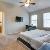 Отель Pet-friendly Pearland Home ~ 21 Mi to Houston!, фото 5
