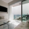 Отель The White Pearl Suite - beach front city centre with sea view., фото 3