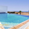 Отель Blue - Beach Front Spectacular Villa Sleeps 10, фото 13
