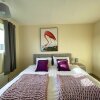 Отель 6 Person Spacious Home with Garden, фото 4