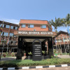 Отель Imperial Botanical Beach Hotel в Энтеббе