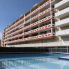 Отель Holiday by the Pool - Lovely Flat With Balcony, фото 1
