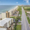Отель Exceptional Condo Directly on Beach With Pool, фото 32