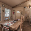 Отель Cowboy Cabin, 2 Bedrooms, Sleeps 6, Hot Tub, Grill, Wood Stove, фото 11