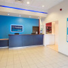 Отель Travelodge Crawley, фото 2