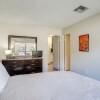 Отель Palm Springs Condo w/ Pool Access, Walk to Dtwn!, фото 7