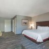Отель Hampton Inn & Suites Newark-Harrison-Riverwalk, фото 31