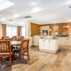 Отель Quality Suites Atlanta Buckhead Village North, фото 28