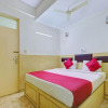 Отель OYO 7897 Status Suites, фото 14