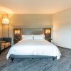 Отель Holiday Inn Express & Suites Charlottesville, an IHG Hotel, фото 3