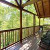 Отель Cozy Bear 2 Bedroom Cabin, фото 5