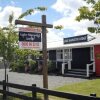Отель Lake Maraetai Lodge - Hostel, фото 1