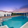 Отель Magnificent Beachfront Mansion - Pool, фото 18