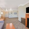 Отель La Quinta Inn & Suites by Wyndham Corpus Christi Airport, фото 6