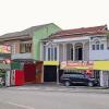 Отель OYO 90289 Lestari Syariah Homestay, фото 1