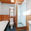 Отель Historic Stonehouse & Alley Cottage - Sleeps 14 with spa pool, фото 11
