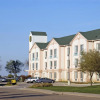 Отель Super 8 by Wyndham Irving/DFW Apt/North, фото 1