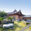 Отель Jeju Daemyoung Hanok Pension, фото 12