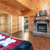 Отель SmokyStays 6 Bedroom Cabin, фото 15