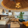 Отель Breathtaking Private Villa, 6 BR, Canggu With Staff, фото 1