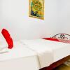 Отель OYO 90237 Ar 20 Guest House Syariah, фото 26