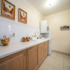 Отель Glenelg Beach Stylish 2 Story Townhouse Sea View, фото 11