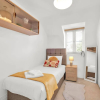 Отель Foxherne 5Bdrm 3BA Serviced House Slough, фото 3