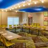 Отель Holiday Inn Express & Suites Detroit North - Roseville, an IHG Hotel, фото 14