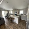 Отель Impeccable 3- bed Luxury Lodge in Camber Sands, фото 2