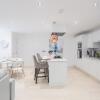 Отель The Chapel 1 - Stylish 2 bed 2 bath Modern Home, фото 9