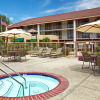 Отель La Quinta Inn & Suites by Wyndham Thousand Oaks-Newbury Park, фото 8