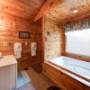 Отель Tender Moments, 1 Bedroom, Sleeps 2, Private, Mountain View, Hot Tub, фото 6