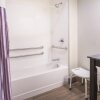 Отель La Quinta Inn & Suites by Wyndham Clifton Park, фото 10
