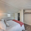 Отель Contemporary Cabin w/ Mountain Views & Deck, фото 5