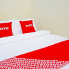 Отель Super OYO Flagship 90723 Berlima Guest House Syariah, фото 6