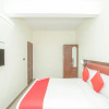 Отель OYO 13170 Sky Suites, фото 16