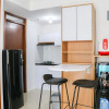 Отель Minimalist And Cozy 2Br At Gateway Pasteur Apartment, фото 12