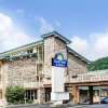 Отель Days Inn & Suites by Wyndham Downtown Gatlinburg Parkway в Гатлинберге