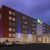 Отель Comfort Inn & Suites, фото 1