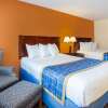 Отель Days Inn & Suites by Wyndham Stevens Point, фото 12