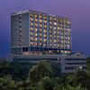Отель Courtyard By Marriott Ahmedabad Sindhu Bhavan Road, фото 1