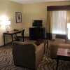 Отель La Quinta Inn & Suites by Wyndham Gonzales LA, фото 7