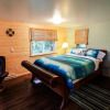 Отель Bella Coola Grizzly Tours Cabins, фото 1