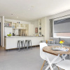 Отель Bright and Spacious Viaduct Living with free carpark by Urban Butler, фото 7