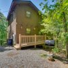 Отель Sevierville Cabin w/ Hot Tub: 5 Mi to Pigeon Forge, фото 1